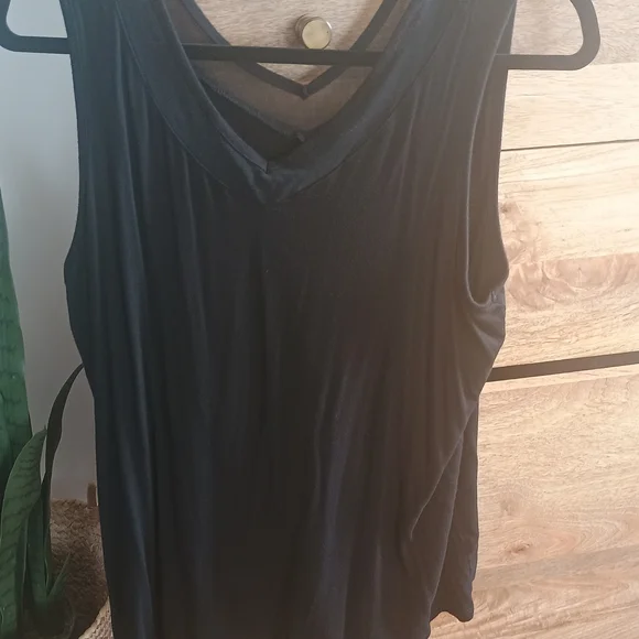 Lot Lf Women's Tops - Picture 7 of 16